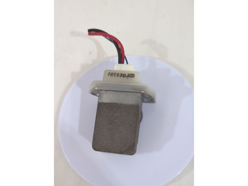 Recambio de resistencia calefaccion para nissan qashqai i (j10, nj10) 1.5 dci referencia OEM IAM 70T030J28  