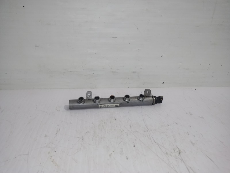 Recambio de rampa inyectora para renault trafic furgón l1h1 2,7t referencia OEM IAM 175210542R  