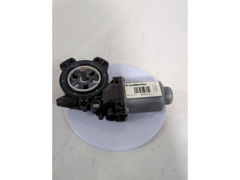 Recambio de motor elevalunas delantero derecho para nissan qashqai i (j10, nj10) 1.5 dci referencia OEM IAM 402032F  
