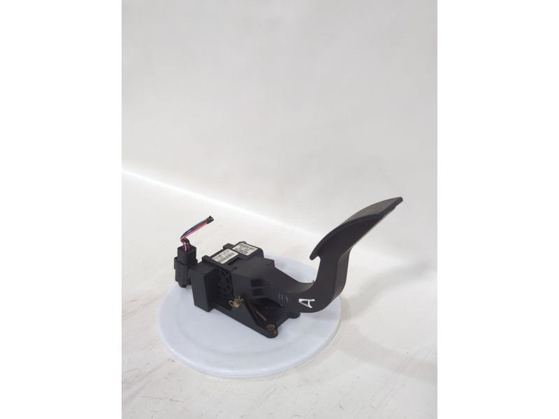 Recambio de pedal acelerador para hyundai terracan (hp) 2.9 crdi 4wd referencia OEM IAM 32727H1070  