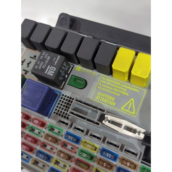 Recambio de caja reles / fusibles para opel zafira a monospace (t98) 2.0 dti 16v (f75) referencia OEM IAM 24412497  