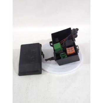 CAJA RELES / FUSIBLES 90560119 