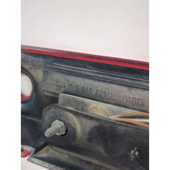 Recambio de piloto trasero central para seat toledo ii (1m2) 1.9 tdi referencia OEM IAM 1M5945225D  