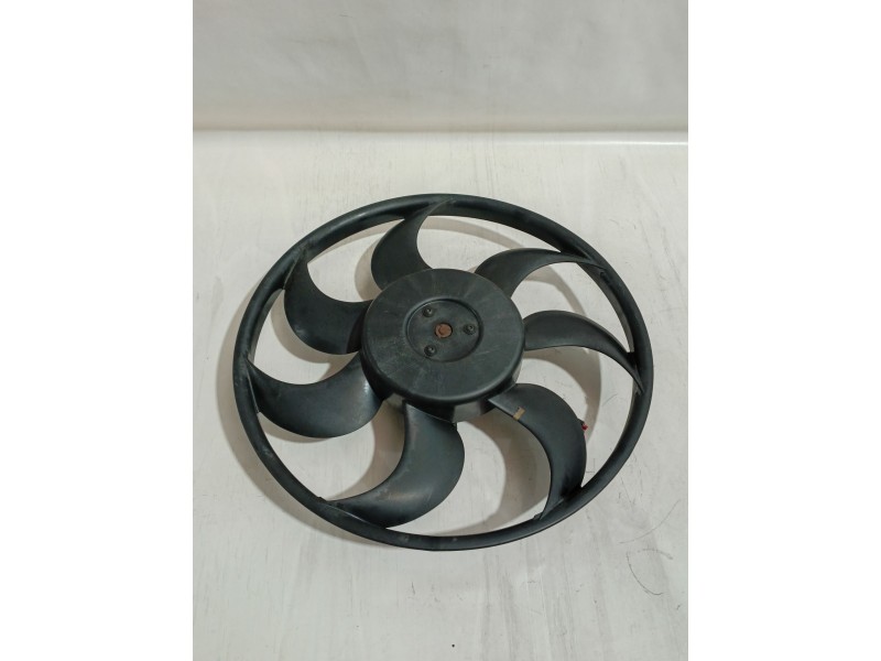 Recambio de electroventilador para opel zafira a monospace (t98) 2.0 dti 16v (f75) referencia OEM IAM 130303246  