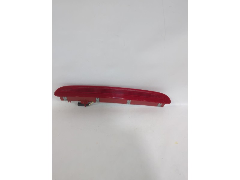 Recambio de luz central de freno para opel referencia OEM IAM 13262019  
