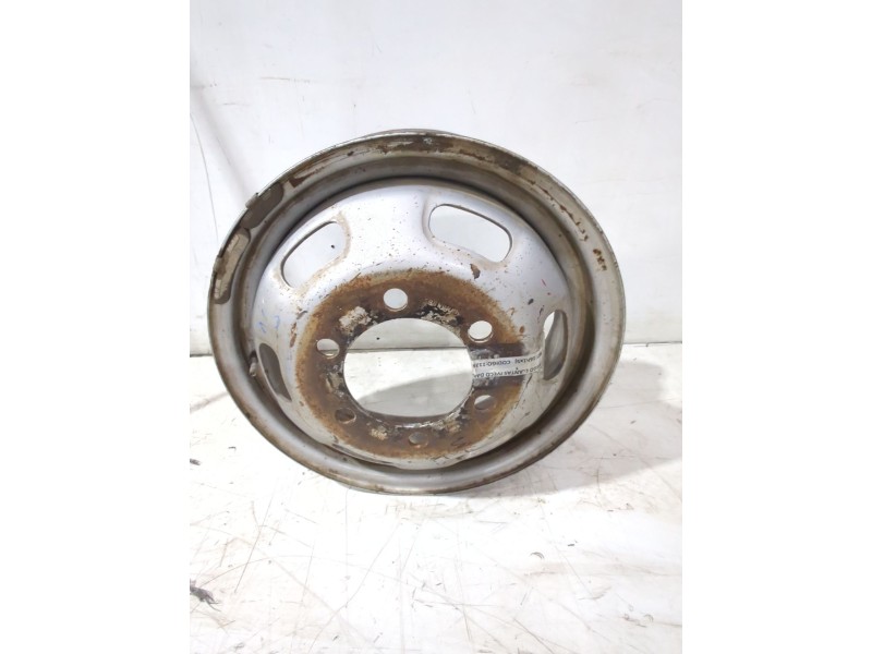 Recambio de llanta para iveco referencia OEM IAM 5Jk16H  