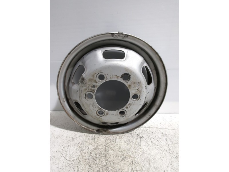 Recambio de llanta para iveco referencia OEM IAM 16H1x5Jk  