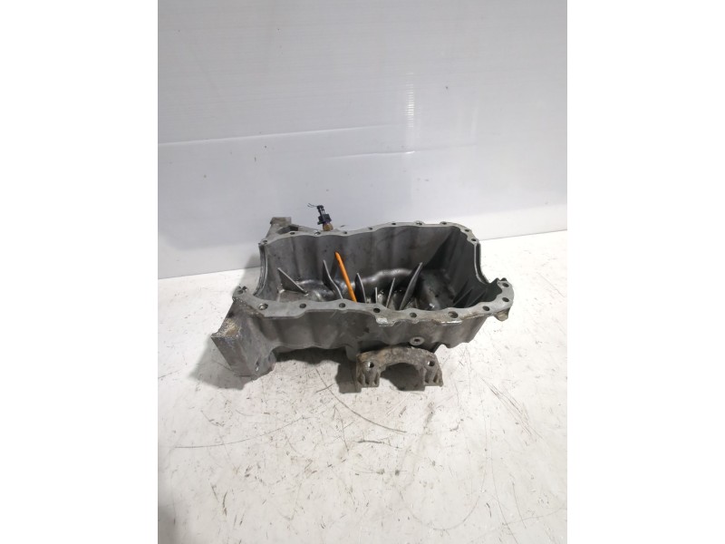 Recambio de carter para mercedes-benz referencia OEM IAM A6070140102  