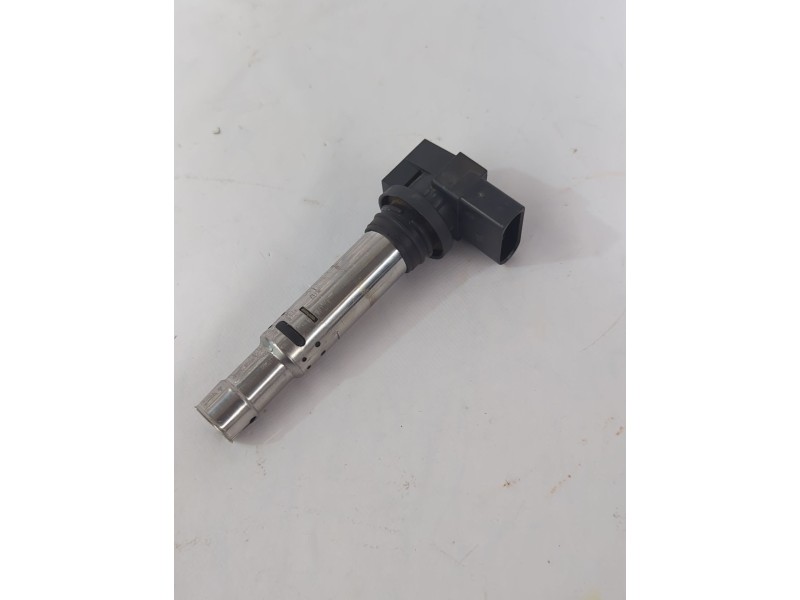 Recambio de bobina encendido para volkswagen referencia OEM IAM 036905715F  