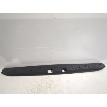 Recambio de moldura paragolpe trasera para renault referencia OEM IAM 849932462R  