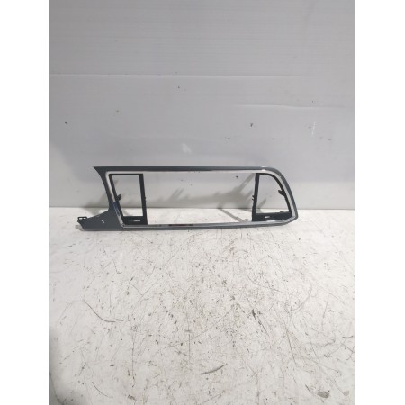 Recambio de moldura para seat referencia OEM IAM 576820951  