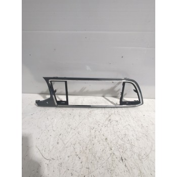 Recambio de moldura para seat referencia OEM IAM 576820951  