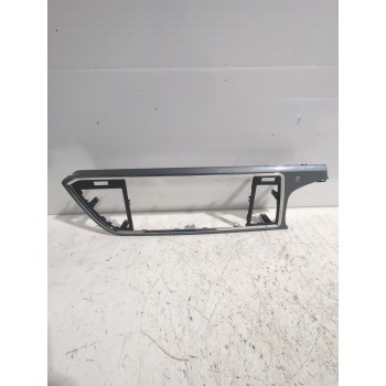 Recambio de moldura para seat referencia OEM IAM 576820951  