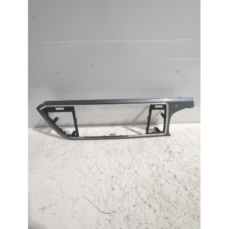 Recambio de moldura para seat referencia OEM IAM 576820951  