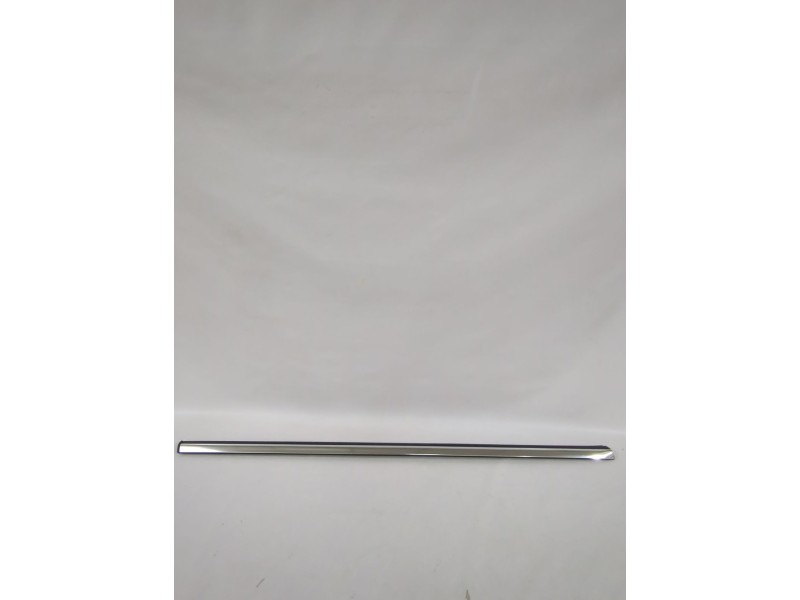 Recambio de moldura para opel referencia OEM IAM 24431720/5154064  