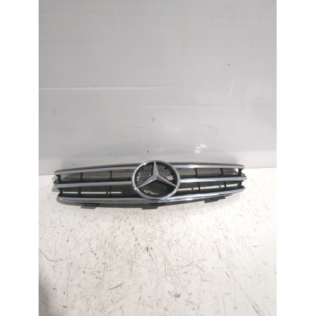 Recambio de rejilla delantera para mercedes-benz referencia OEM IAM A2098800123  