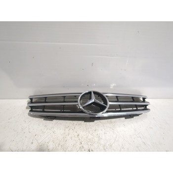 Recambio de rejilla delantera para mercedes-benz referencia OEM IAM A2098800123  