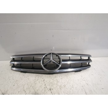 Recambio de rejilla delantera para mercedes-benz referencia OEM IAM A2098800123  