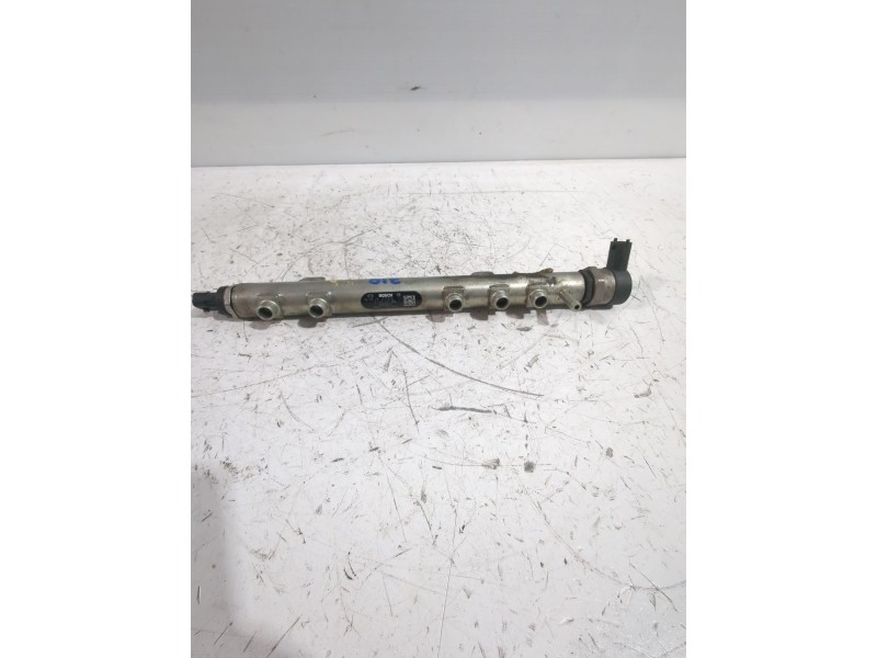 Recambio de rampa inyectora para fiat referencia OEM IAM 0445214086  
