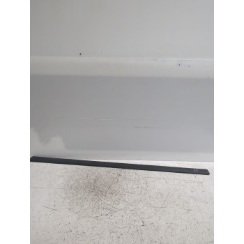 Recambio de moldura para opel referencia OEM IAM 90589707/90544194  