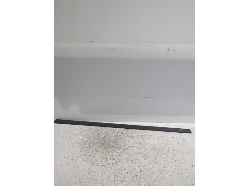 Recambio de moldura para opel referencia OEM IAM 90589707/90544194  