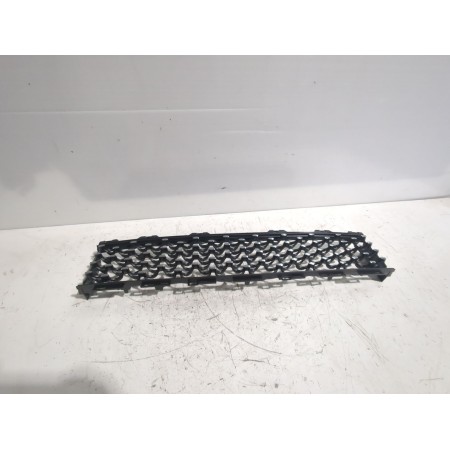 Recambio de rejilla paragolpes central para fiat referencia OEM IAM 0735642141  