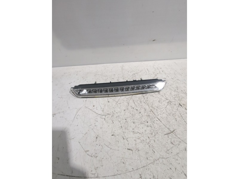 Recambio de piloto trasero central para peugeot referencia OEM IAM 6351LX  