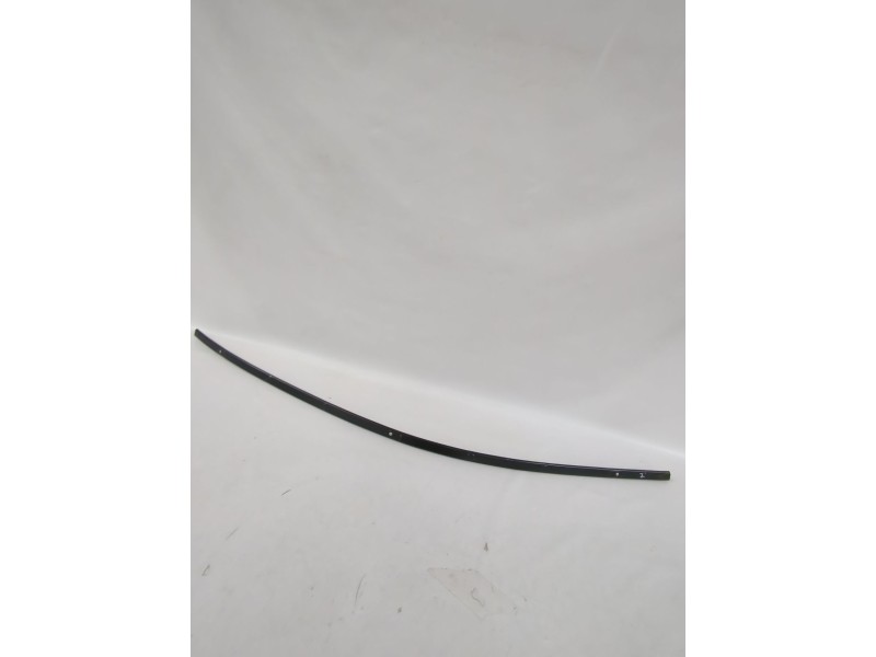 Recambio de moldura para opel referencia OEM IAM 90562275/5183597  