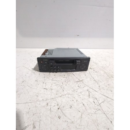 Recambio de sistema audio / radio cd para renault referencia OEM IAM 8200113800  