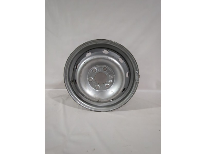 Recambio de llanta para iveco referencia OEM IAM 504103598  