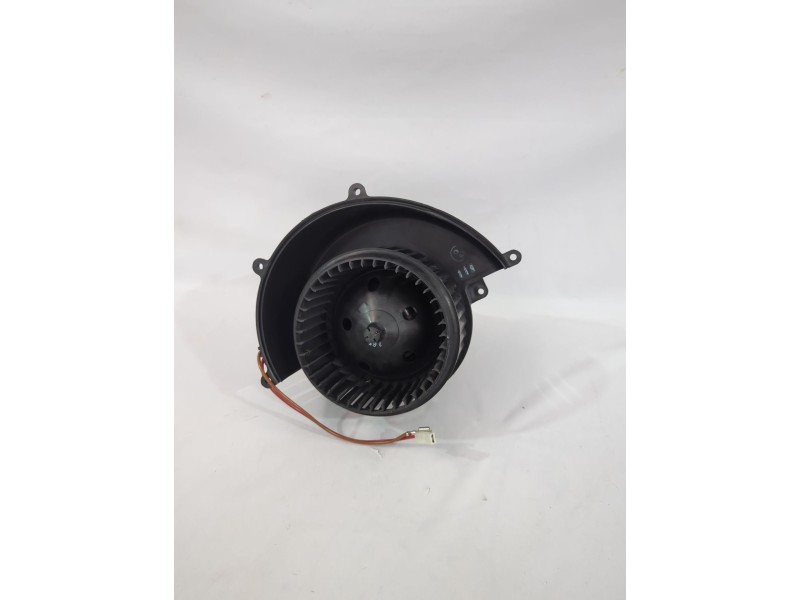 Recambio de motor calefaccion para opel referencia OEM IAM 881061464  