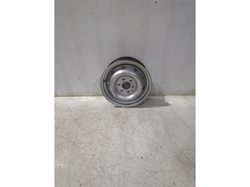 Recambio de llanta para iveco referencia OEM IAM 504103598  