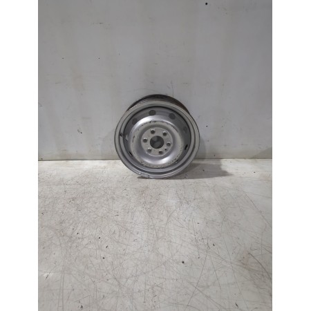 Recambio de llanta para iveco referencia OEM IAM 504103598  