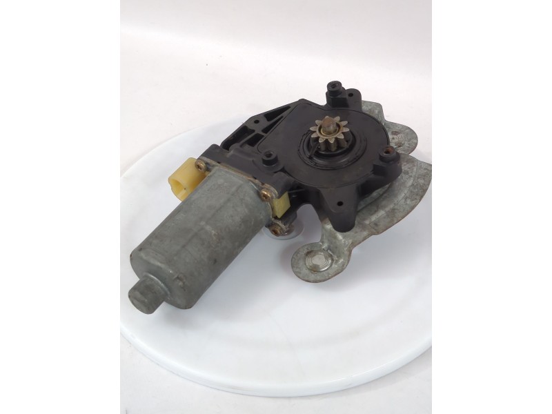 Recambio de motor elevalunas delantero izquierdo para renault referencia OEM IAM 130821720  