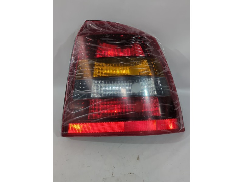 Recambio de piloto trasero derecho para opel referencia OEM IAM 93175670  
