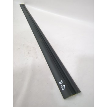 Recambio de moldura para opel referencia OEM IAM 90510304/5171108  