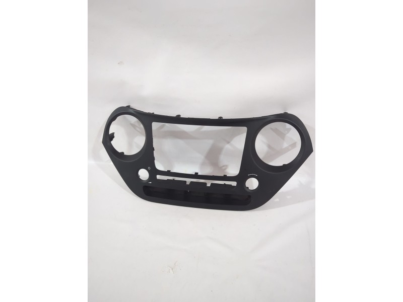 Recambio de moldura para hyundai referencia OEM IAM 84740B4000  