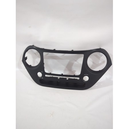 Recambio de moldura para hyundai referencia OEM IAM 84740B4000  