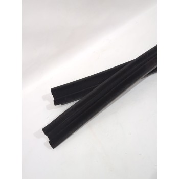 Recambio de goma contorno para opel referencia OEM IAM 90388948/5148018  