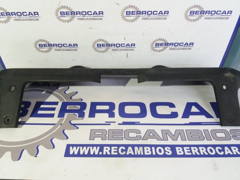 Recambio de molduras para kia sorento 2.5 crdi cat referencia OEM IAM 865853E000  