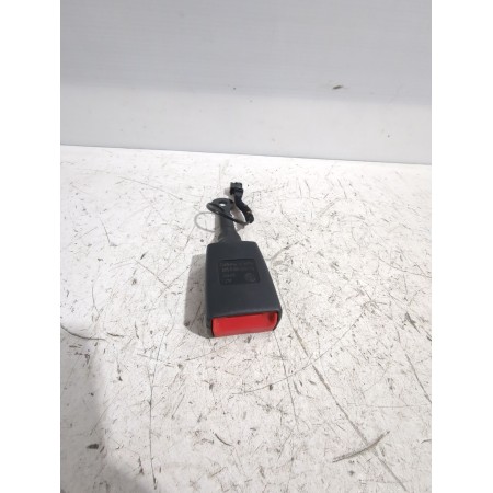 Recambio de enganche cinturon trasero derecho para seat referencia OEM IAM 7N0858491  