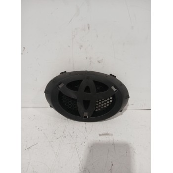 Recambio de emblema para toyota referencia OEM IAM 753120H020  
