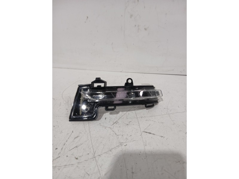 Recambio de piloto lateral derecho para volkswagen referencia OEM IAM A093532  