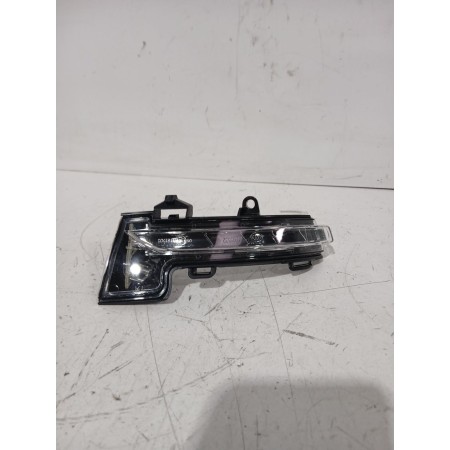 Recambio de piloto lateral derecho para volkswagen referencia OEM IAM A093532  