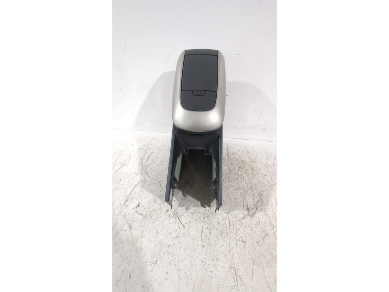 Recambio de consola central para toyota auris (_e15_) 1.6 (zre151_) referencia OEM IAM 5891102200  