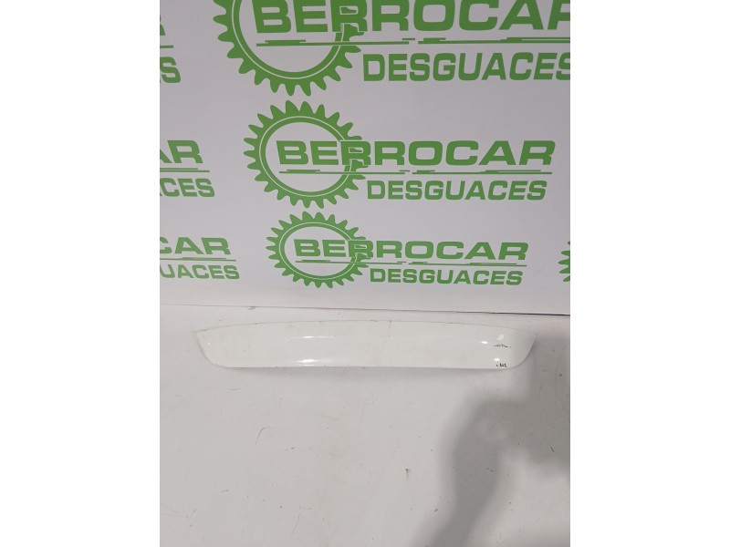 Recambio de moldura maletero para nissan referencia OEM IAM 5517U100  