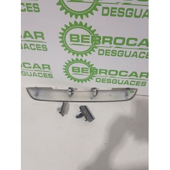 Recambio de moldura maletero para nissan referencia OEM IAM 5517U100  