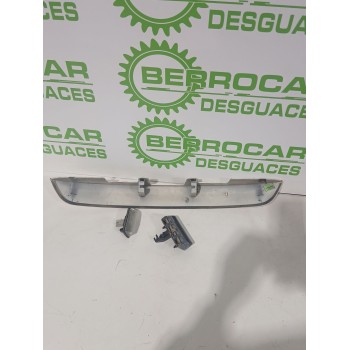 Recambio de moldura maletero para nissan referencia OEM IAM 5517U100  