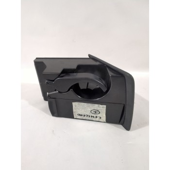 Recambio de portavasos para mercedes-benz referencia OEM IAM A6396800258  