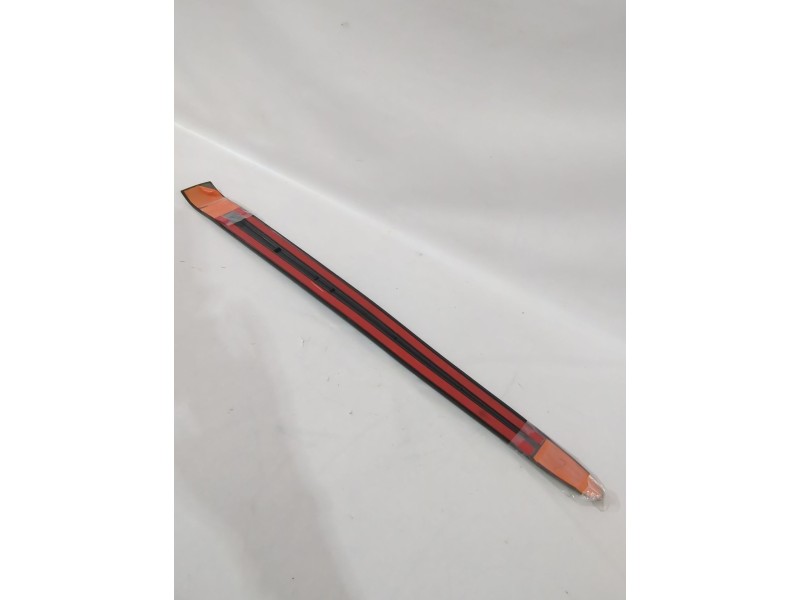 Recambio de moldura para opel referencia OEM IAM 90547387  